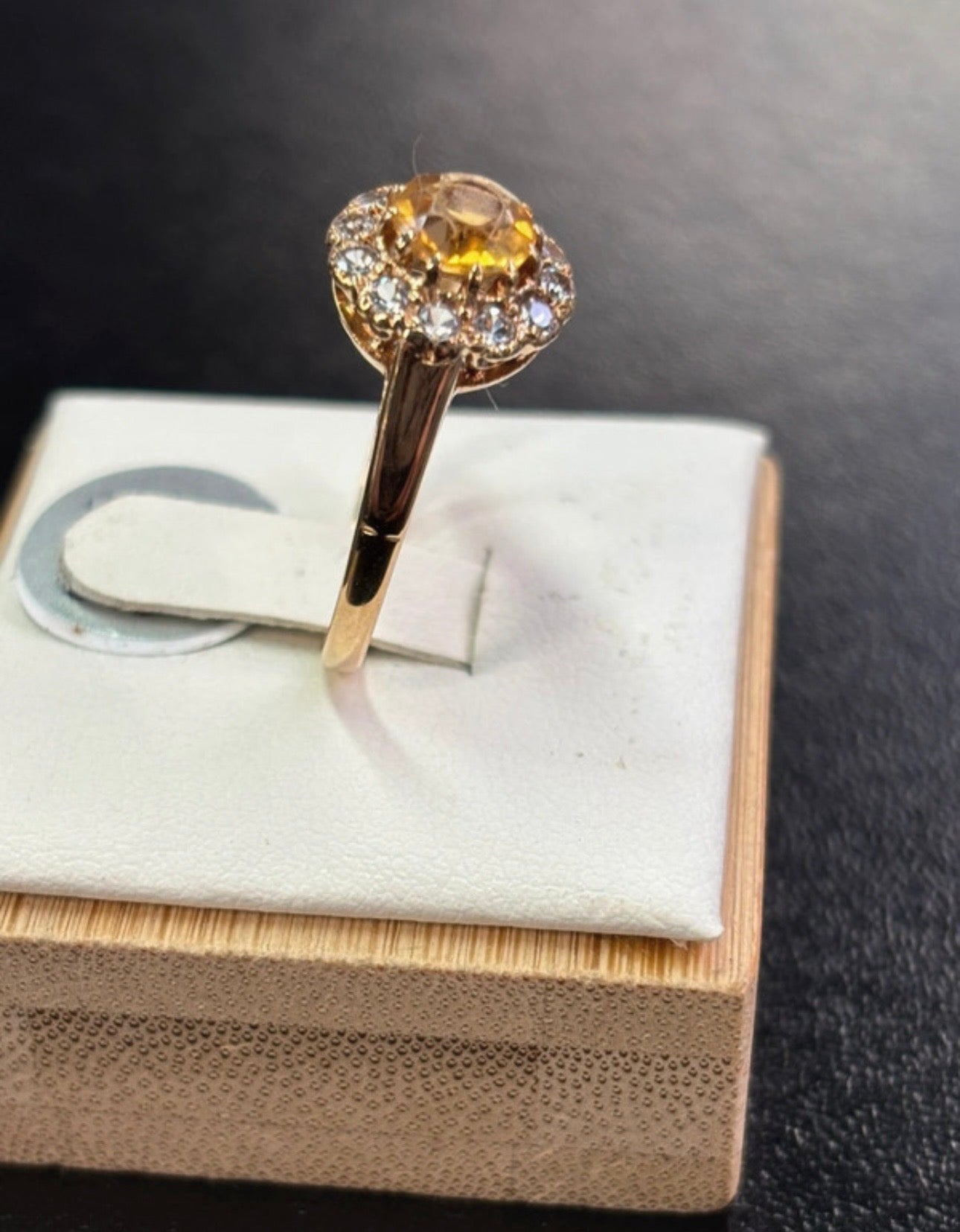 9ct gold citrine and c/z ring  O