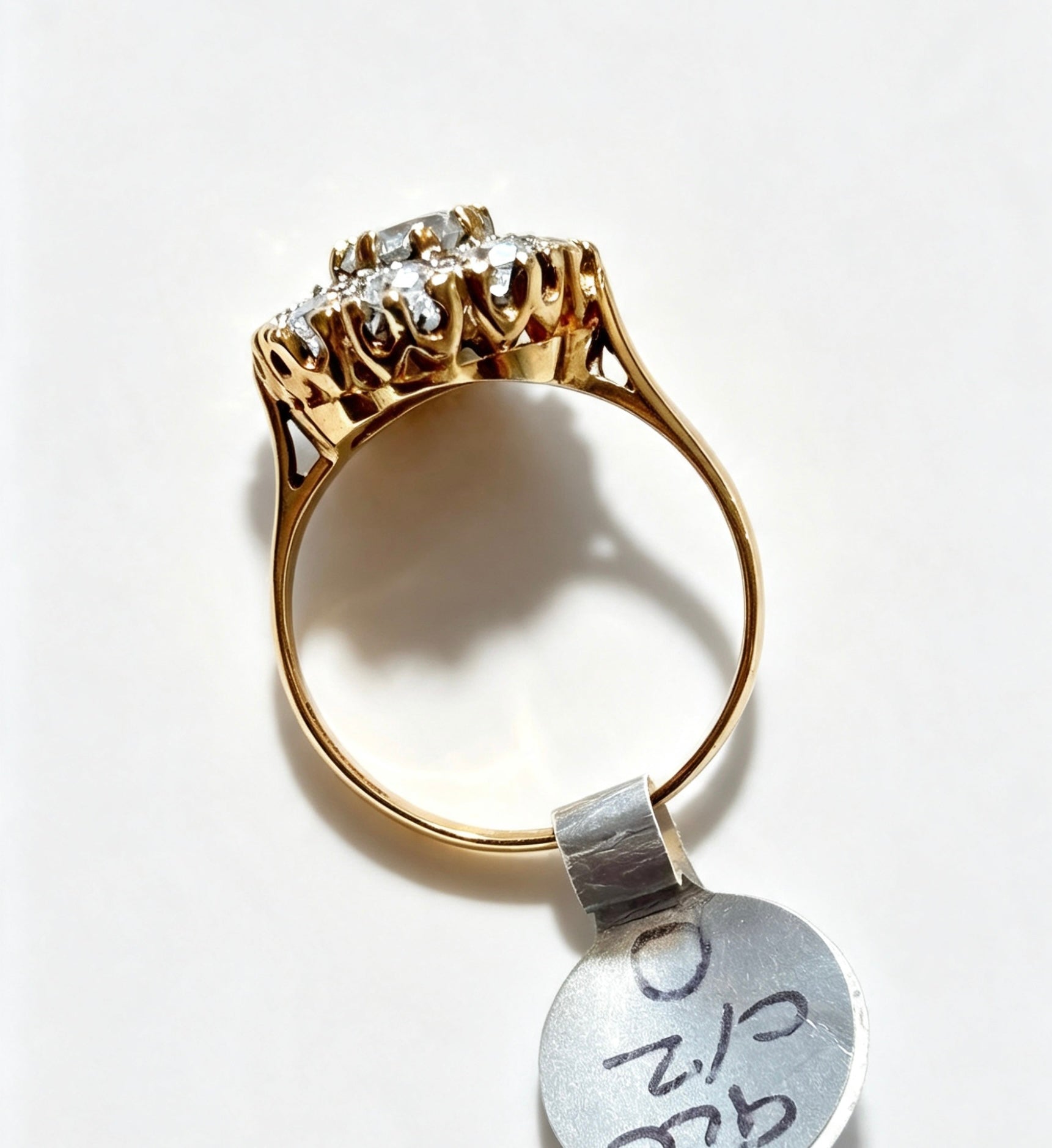 9ct gold  vintage c/z cluster ring