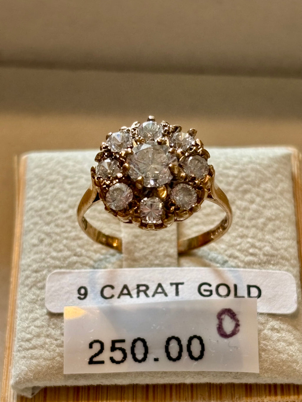 9ct gold  vintage c/z cluster ring