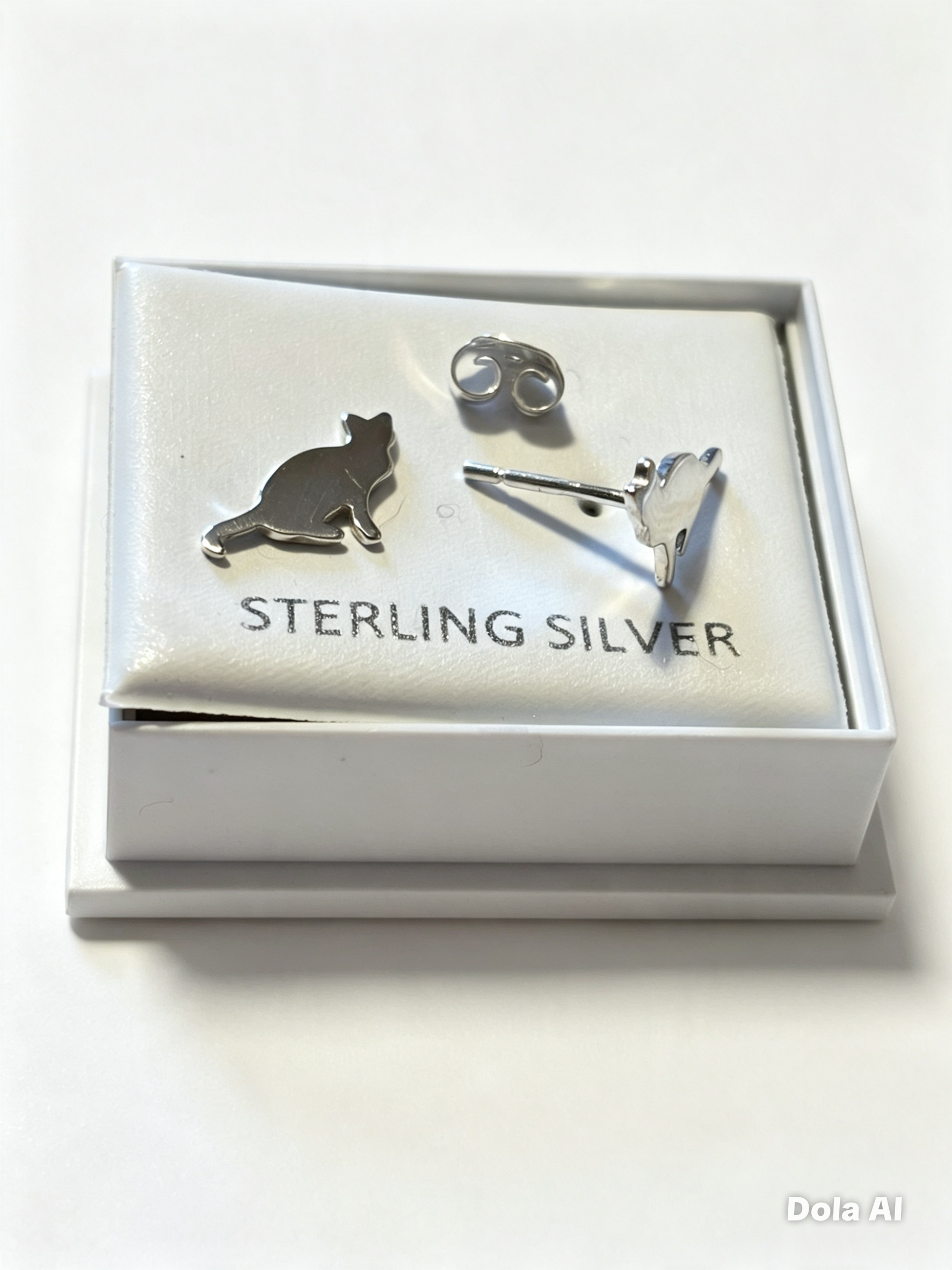 Sterling silver sitting cat earrings