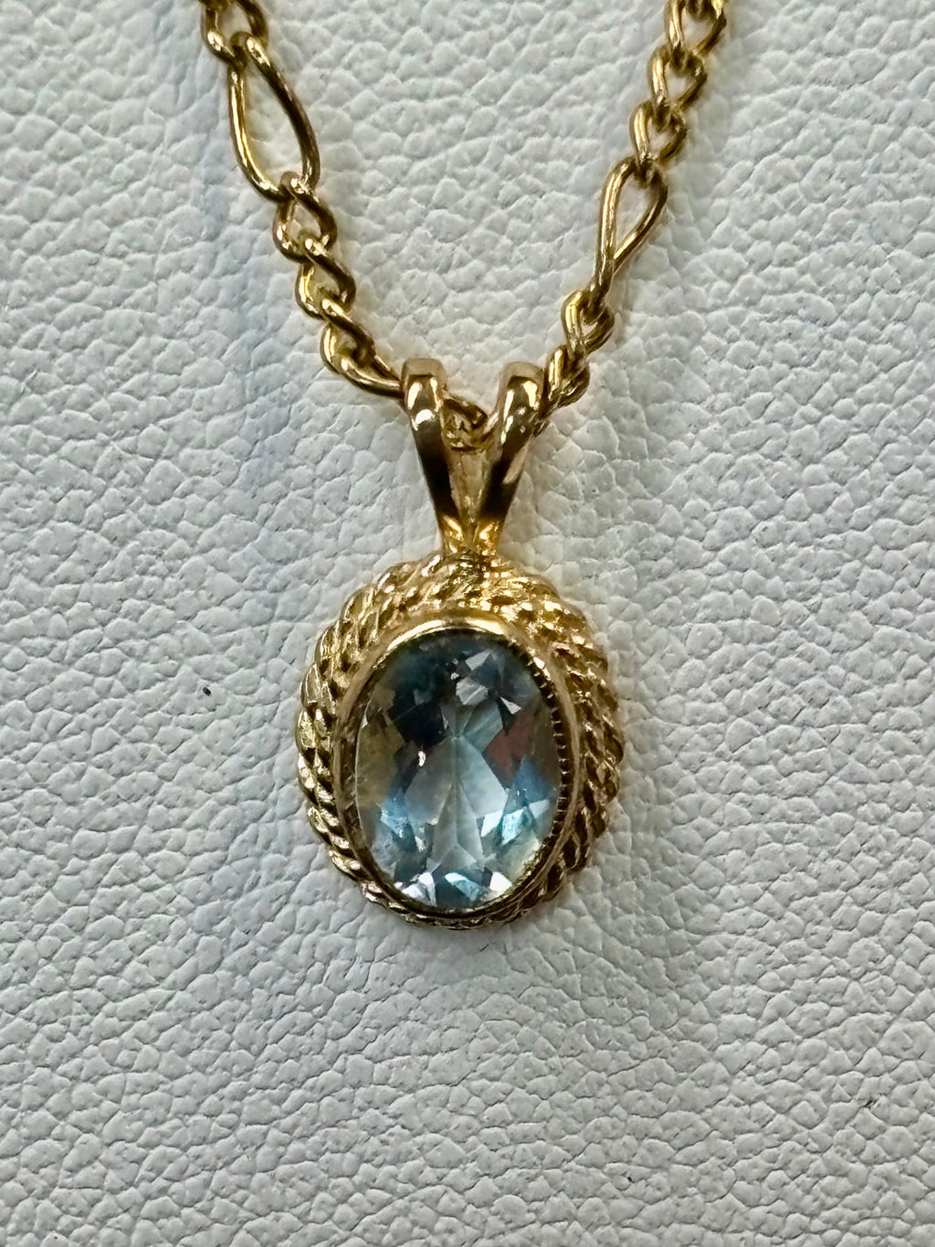 9ct gold aquamarine necklace