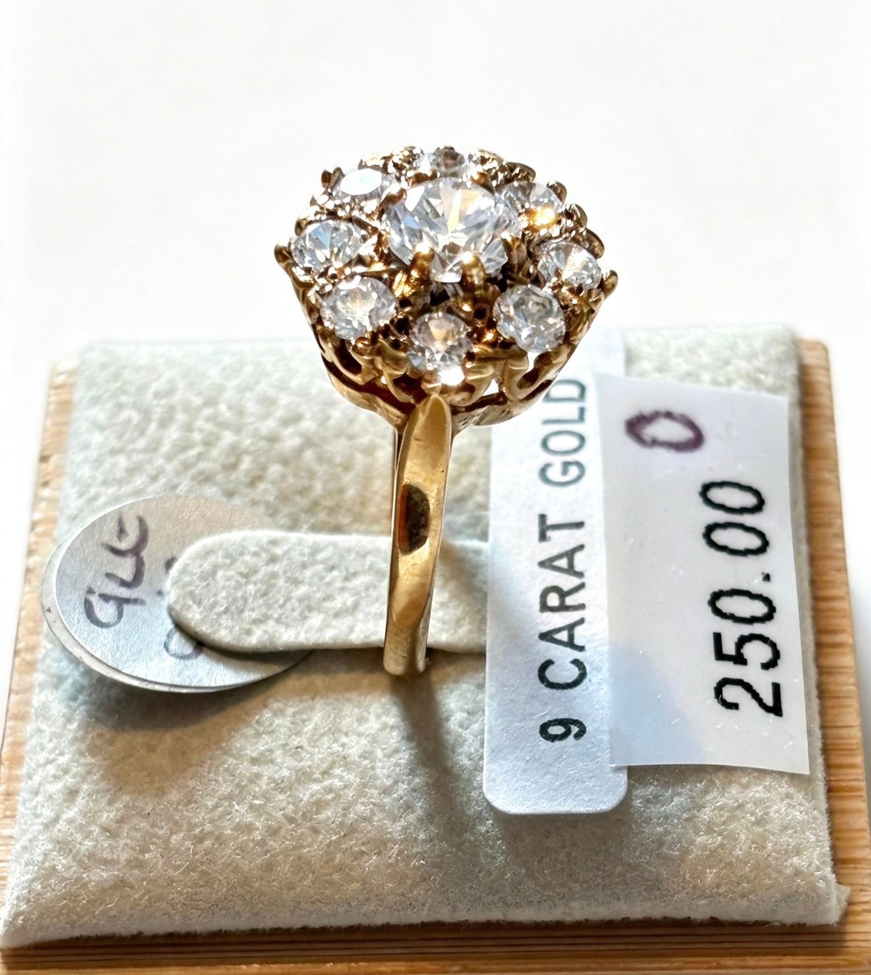9ct gold  vintage c/z cluster ring