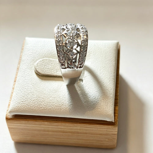 14ct white gold c/z ring