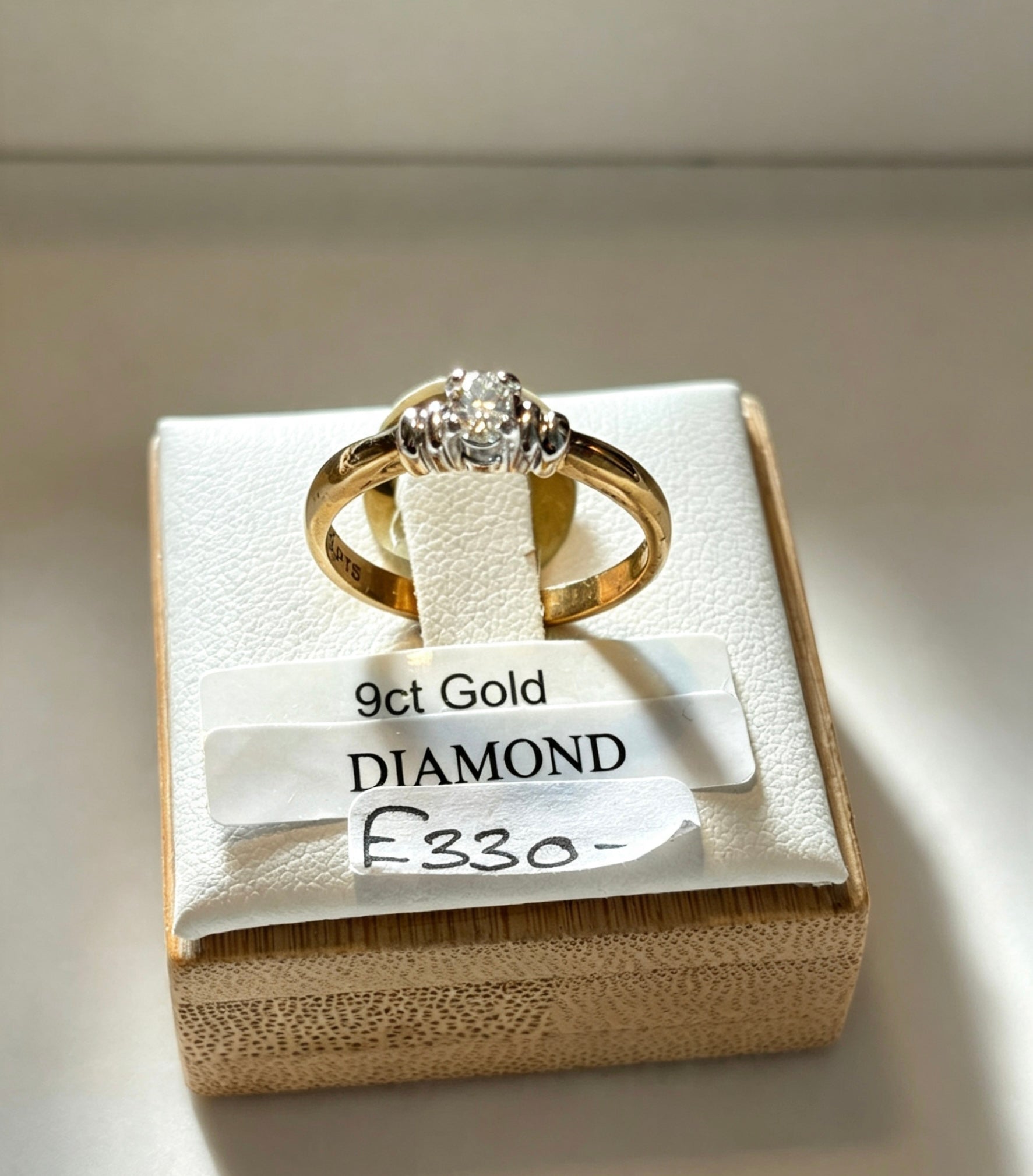 9ct gold single stone diamond ring
