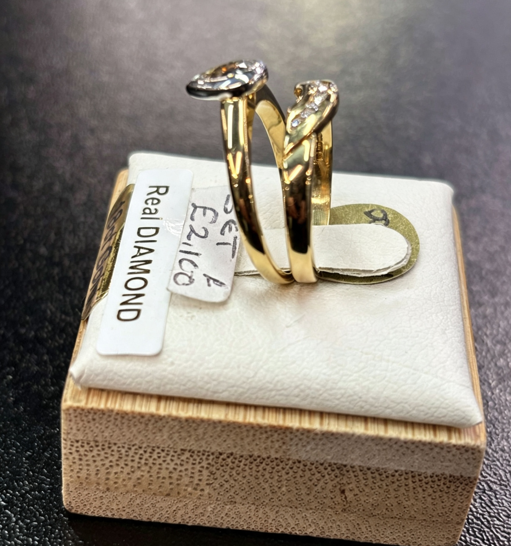 18ct gold natural diamond bridal set rings
